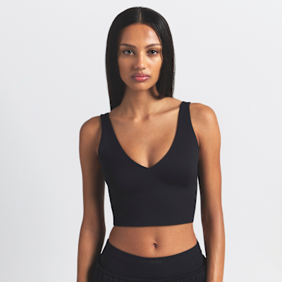 NikeSKIMS Matte Women's Printed V-Neck Long-Line Bra. Nike.com